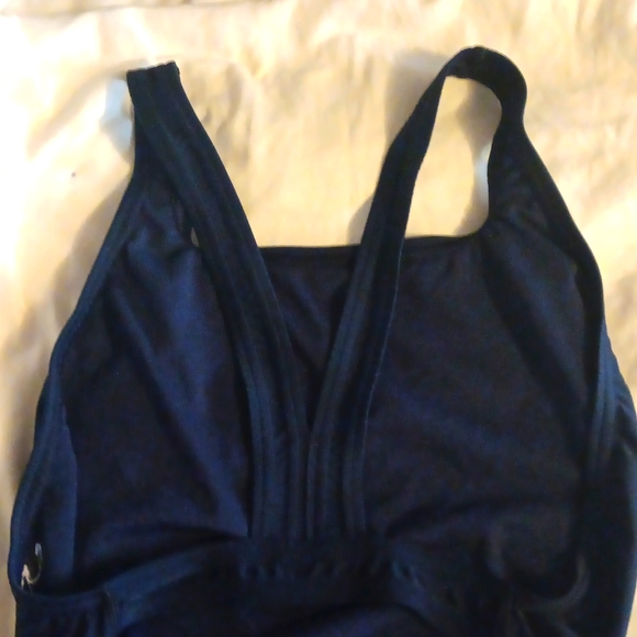 Like-new Speedo One piece swimsuit - Picture 7 of 8